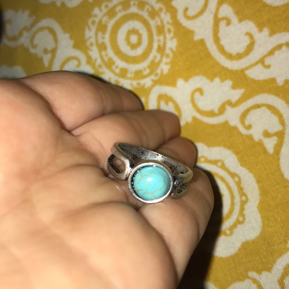 Ring - Picture 3 of 3